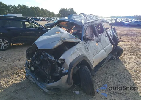 2017 Toyota Tacoma Trd Off Road z USA, uszkodzony, nr VIN 5TFAZ5CN8HX036231